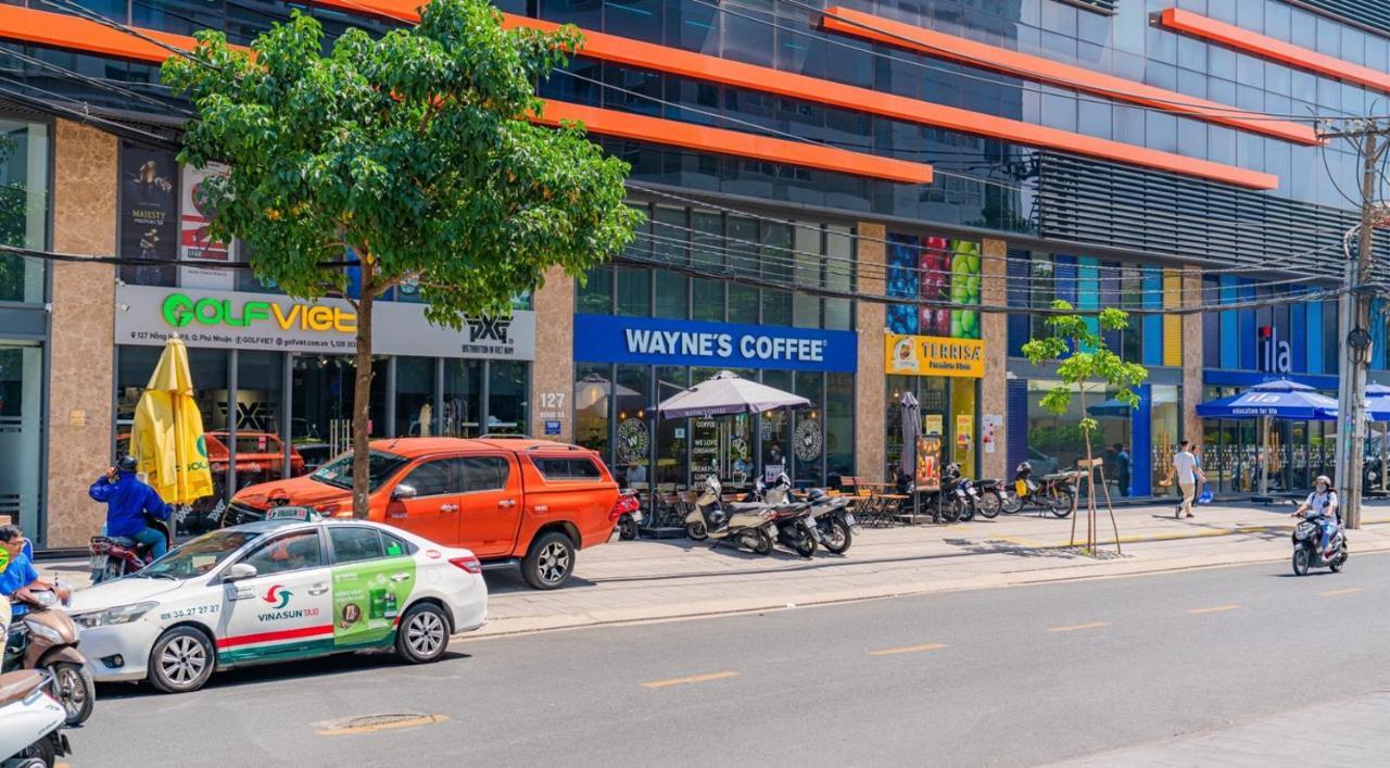 Orchard Park View Apartment-5 Minutes From Airport Appartement *